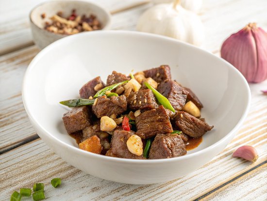 Garlic Beef (蒜香牛肉粒)