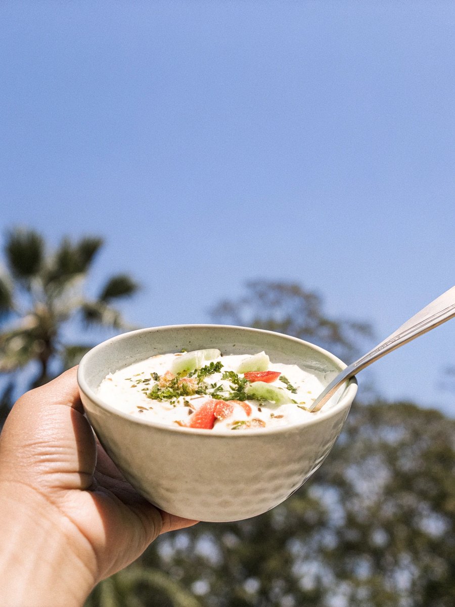 टमाटर प्याज और ककड़ी का रायता रेसिपी - Tomato Onion Cucumber Raita (Recipe In Hindi)